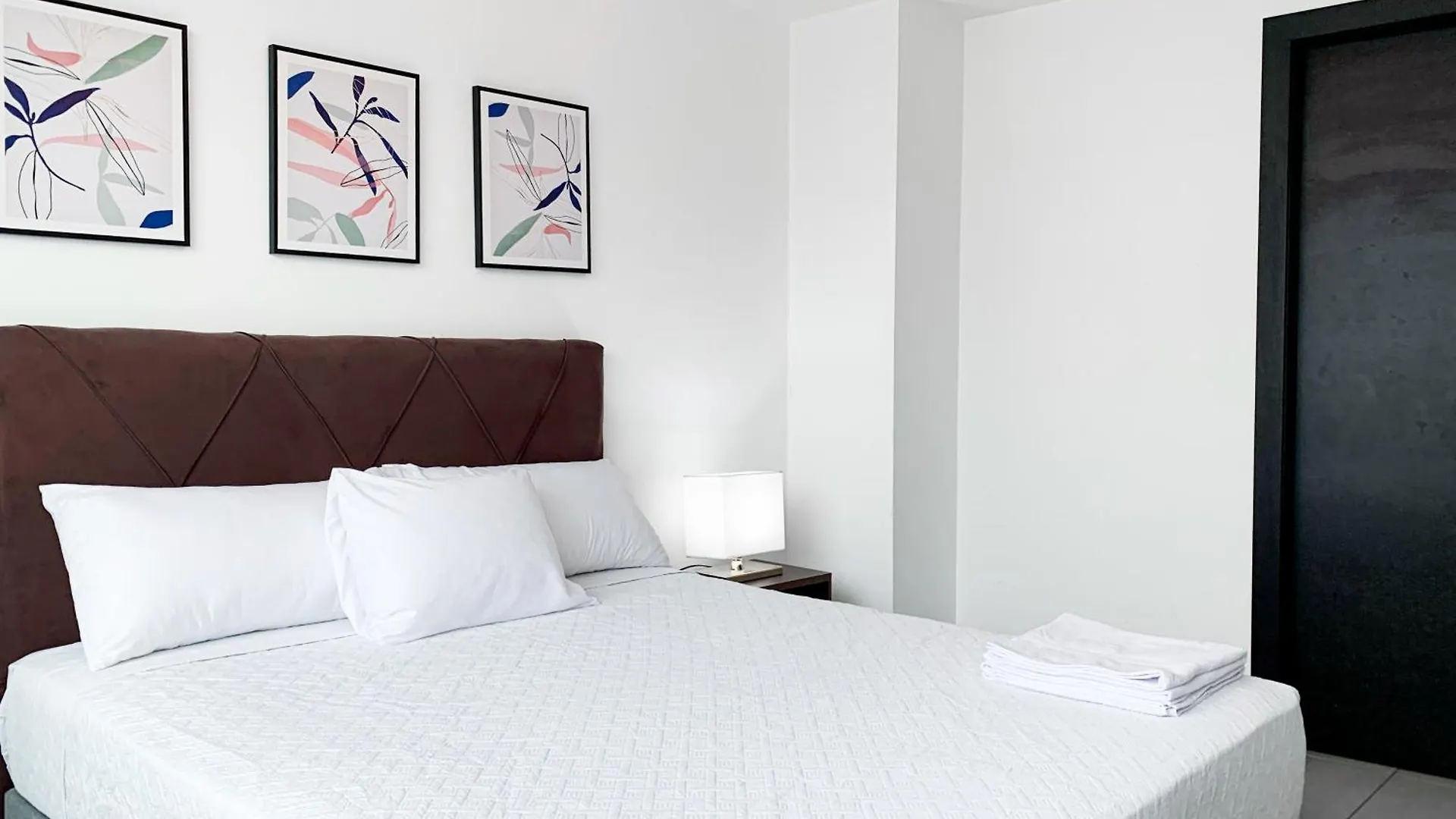 Apartamento Suite De Lujo Cerca Al Aeropuerto, Terminal, Mall Sol Guayaquil