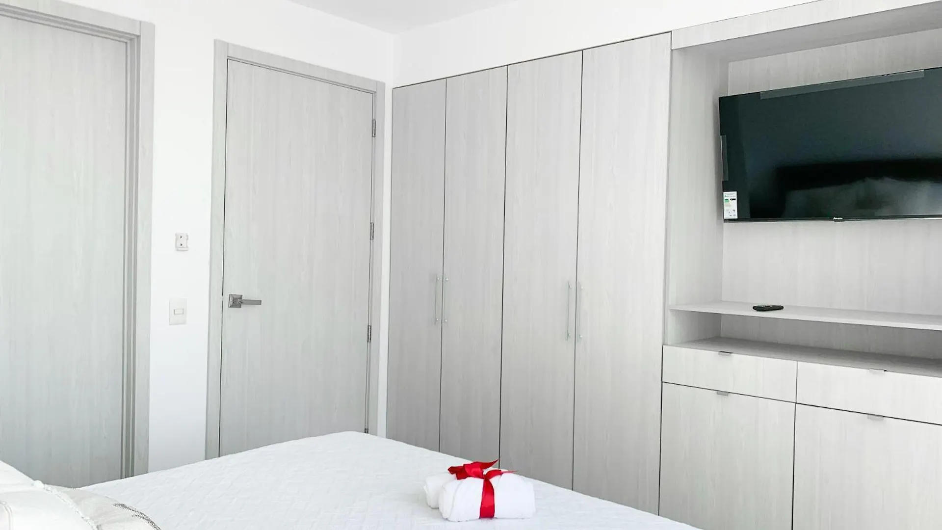 Suite De Lujo Cerca Al Aeropuerto, Terminal, Mall Sol Guayaquil Ecuador