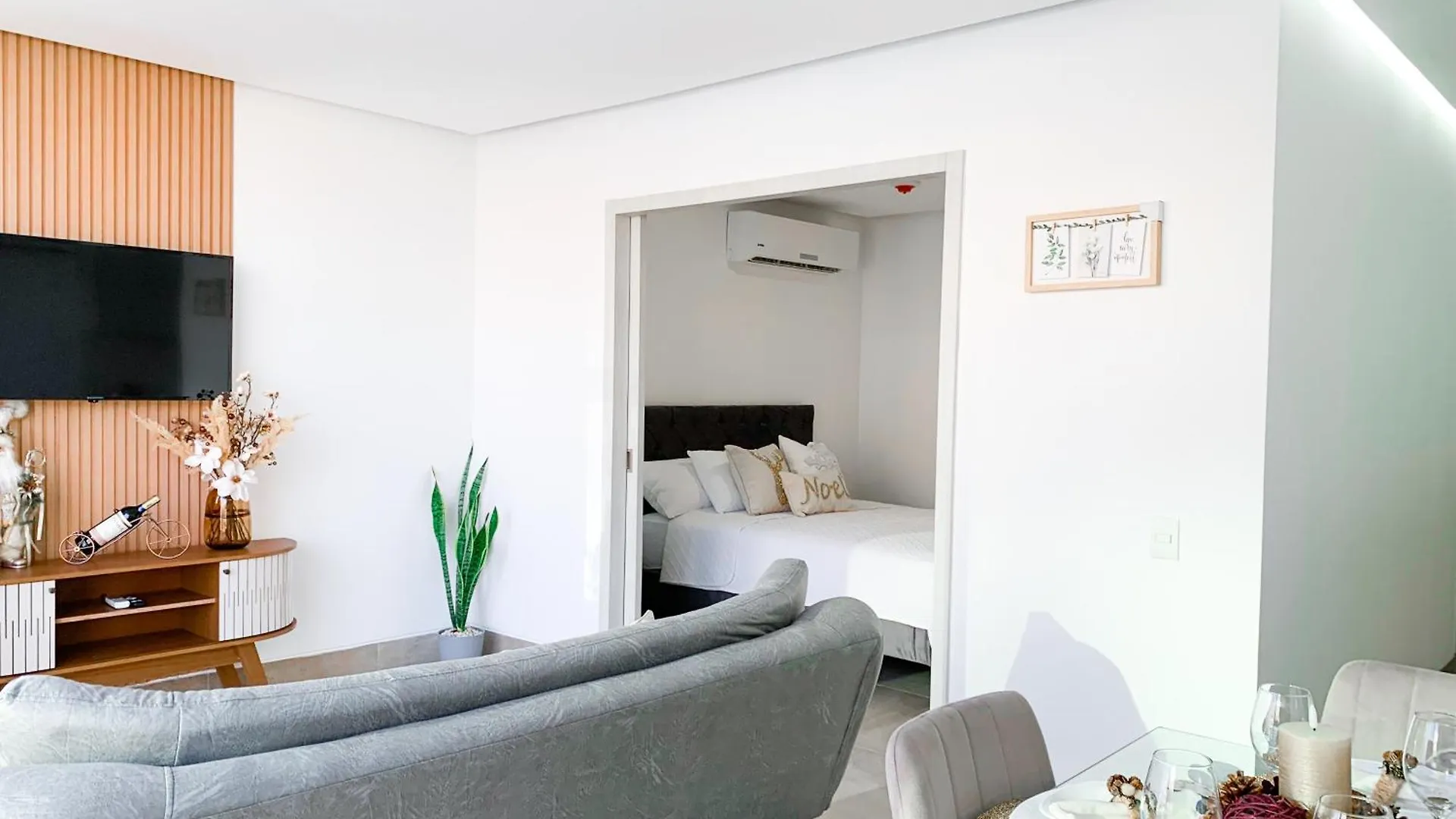 Suite De Lujo Cerca Al Aeropuerto, Terminal, Mall Sol Guayaquil