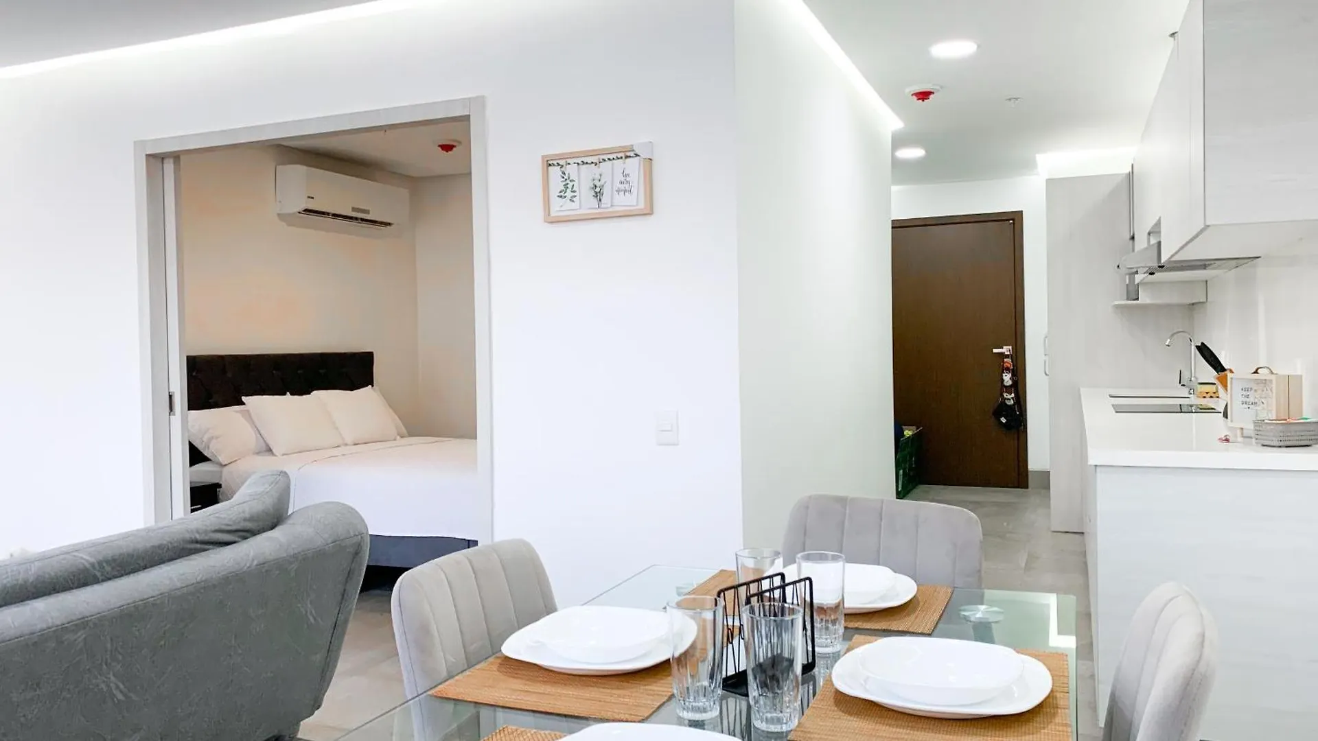 Suite De Lujo Cerca Al Aeropuerto, Terminal, Mall Sol Guayaquil Ecuador