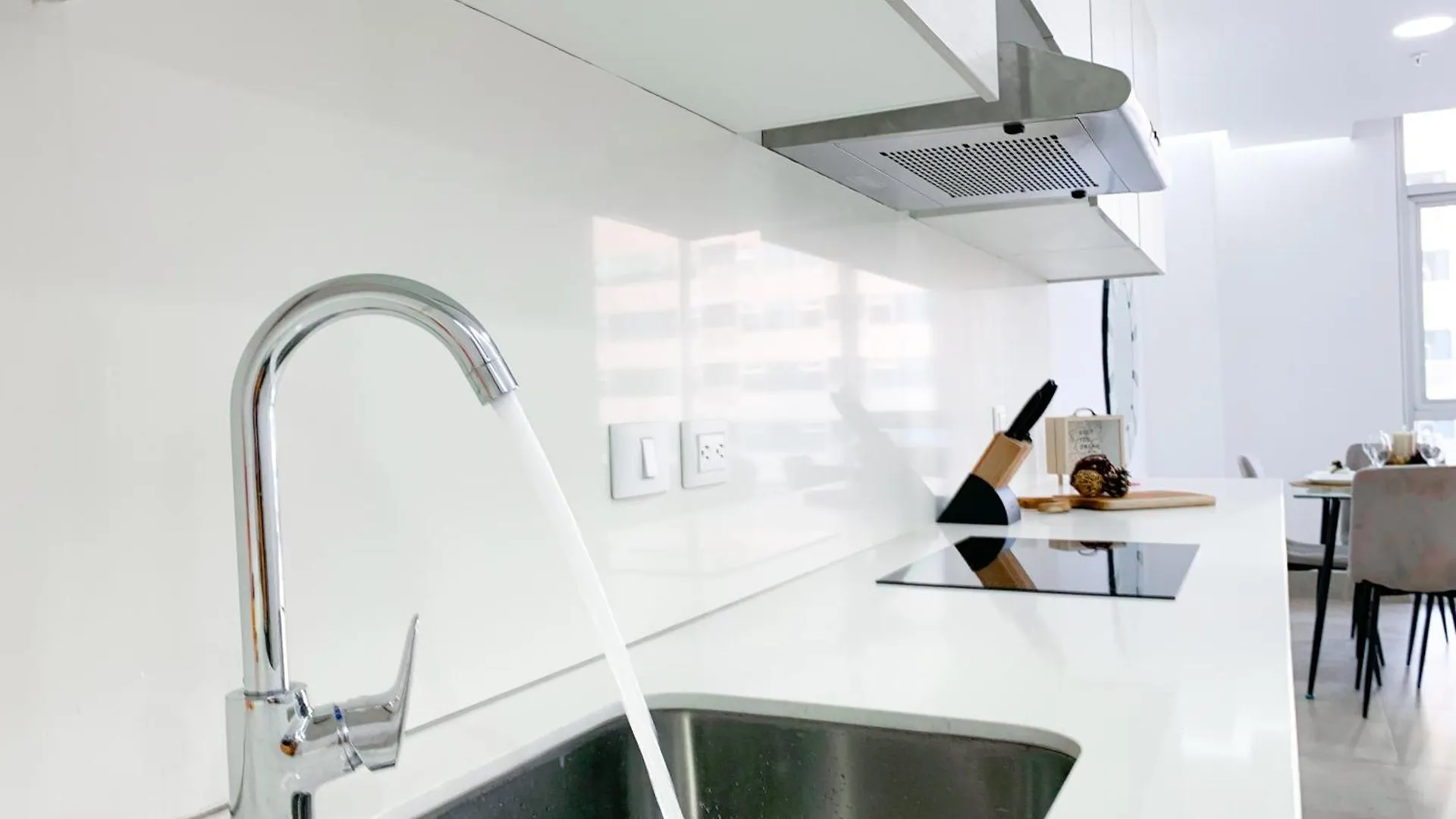 Suite De Lujo Cerca Al Aeropuerto, Terminal, Mall Sol Guayaquil