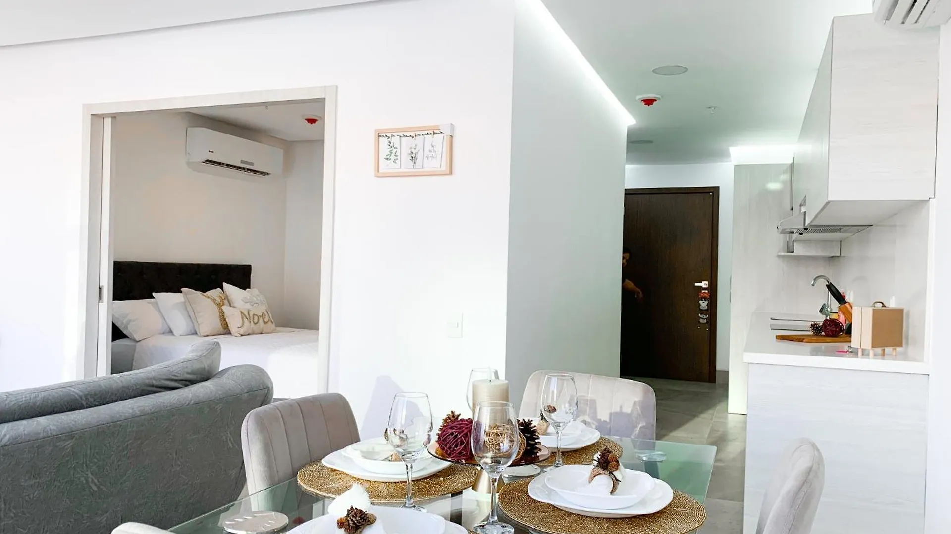 Suite De Lujo Cerca Al Aeropuerto, Terminal, Mall Sol Guayaquil Ecuador
