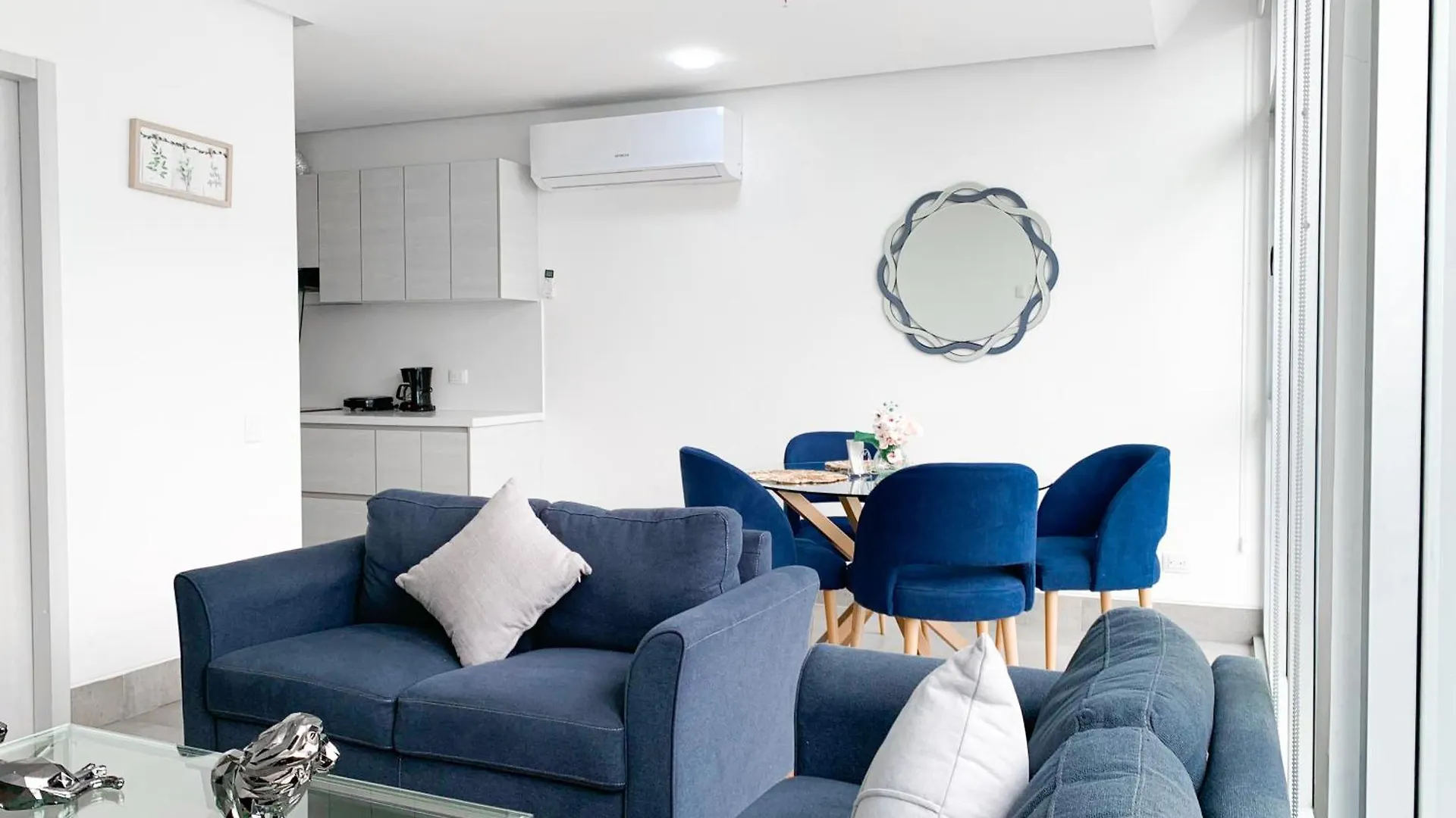 Apartamento Suite De Lujo Cerca Al Aeropuerto, Terminal, Mall Sol Guayaquil