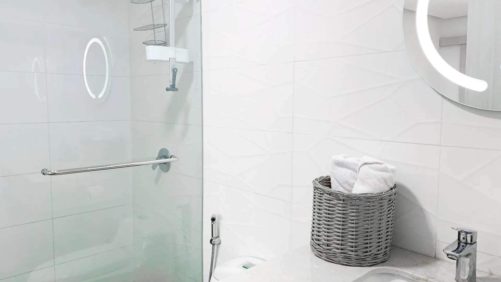 Suite De Lujo Cerca Al Aeropuerto, Terminal, Mall Sol Guayaquil Apartamento