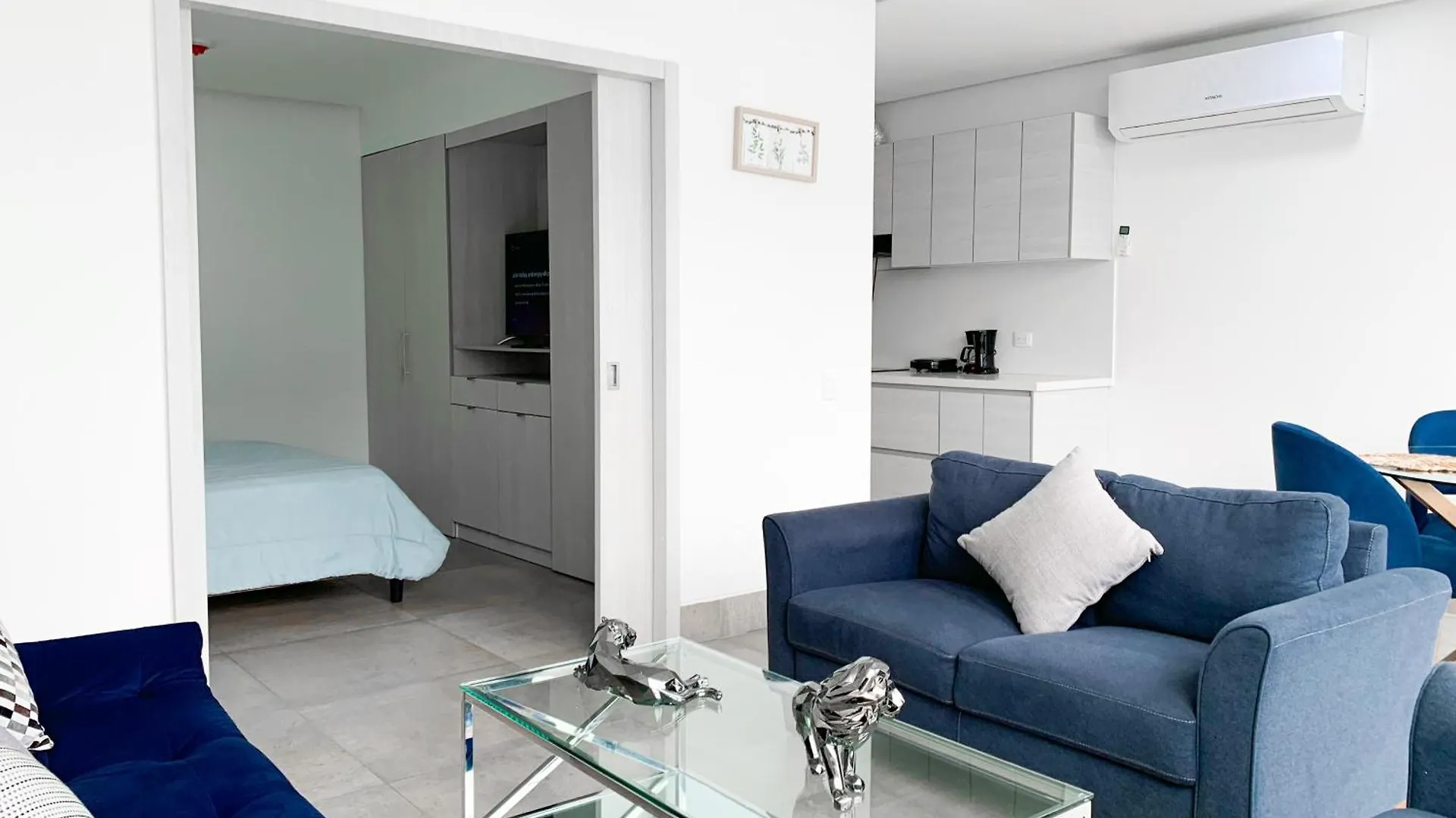 Suite De Lujo Cerca Al Aeropuerto, Terminal, Mall Sol Guayaquil Apartamento