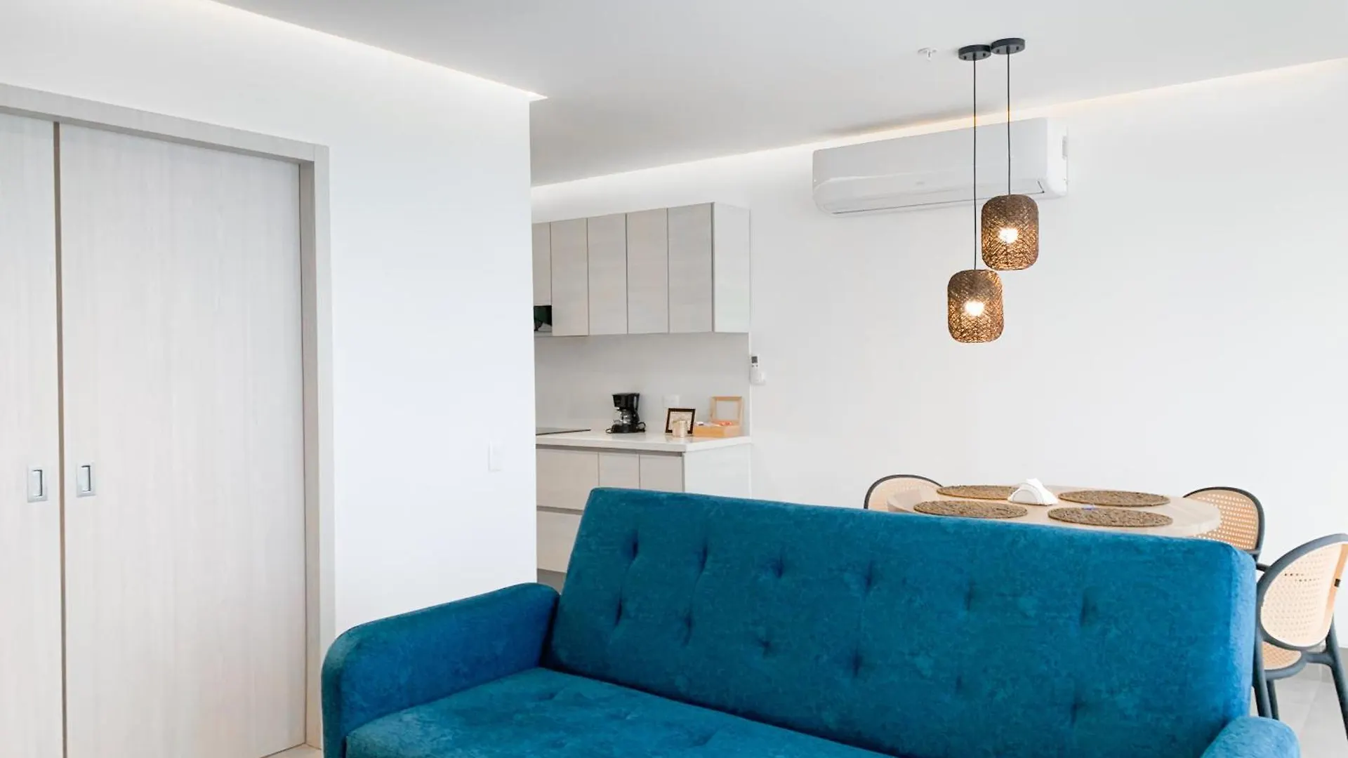 Suite De Lujo Cerca Al Aeropuerto, Terminal, Mall Sol Guayaquil 0*,